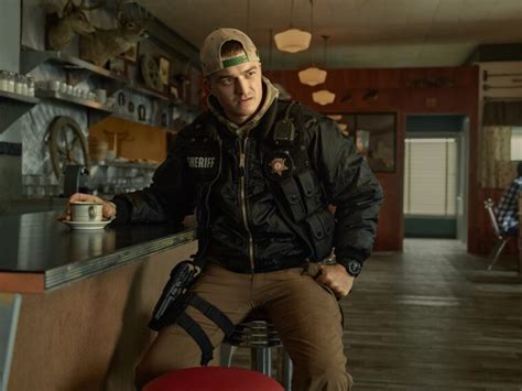 'Fargo': Joe Keery Previews His Father-Son Relationship With Jon Hamm ...