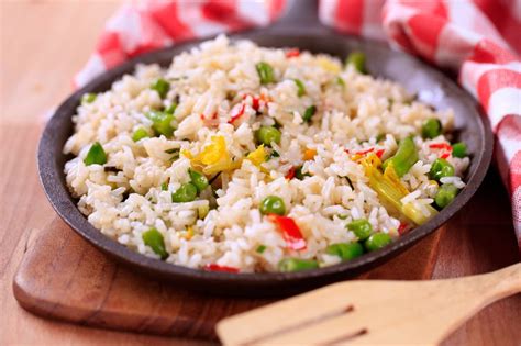 Receta fácil de arroz con verduras | Receta | Recetas con arroz, Arroz con verduras, Como ...