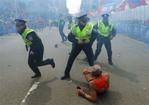 Boston Marathon runner in iconic 2013 bombing photo dies, reports say ...