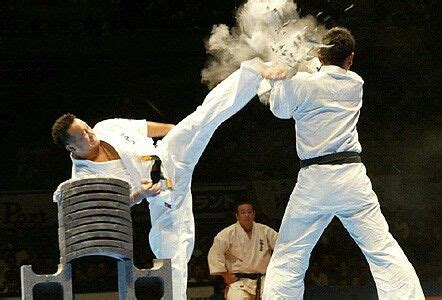 Tameshiwari, breaking demonstration. | Kyokushin karate, Martial arts, Kyokushin