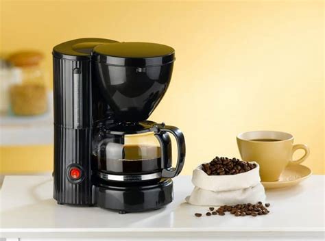 How To Clean a Coffee Maker with Baking Soda?