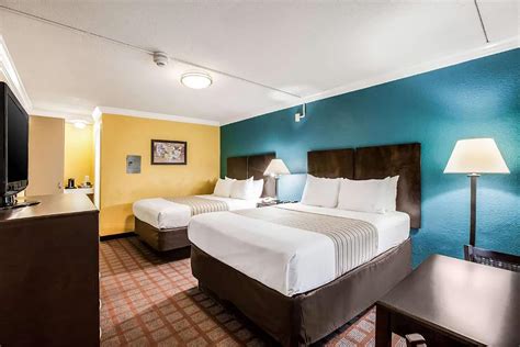 Super 8 by Wyndham Meadowlands | Carlstadt, NJ Hotels