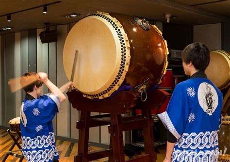 Japanese Drum Lessons at TAIKO-LAB | DiGJAPAN!