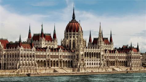 Parliament Building - Budapest by pingallery on DeviantArt