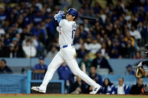 Shohei Ohtani Hits First Home Run as a Dodger in 5–4 Win Over Giants ...