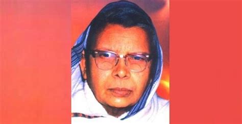 Mahadevi Varma Biography - Facts, Childhood, Family Life & Achievements