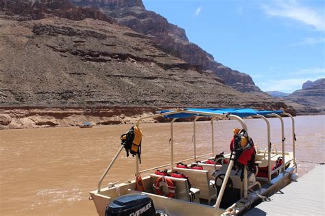 Grand Canyon Bus, Helicopter & Boat Tour - CanyonTours.com