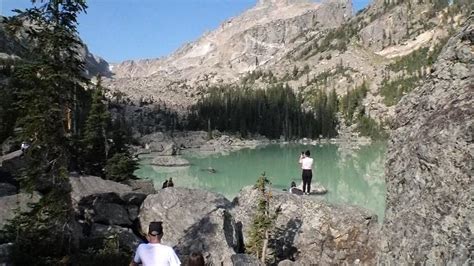 Lake Haiyaha has suddenly changed colors in Rocky Mountain National Park - CBS Colorado