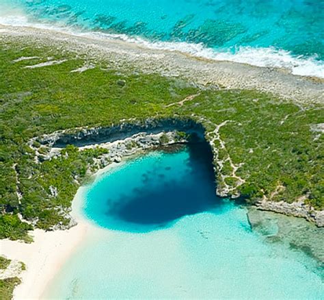 Dean's Blue Hole - Long Island in The Bahamas