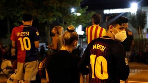 Barcelona fans chant for Messi to stay, want management out - SABC News ...