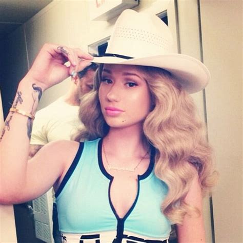 Wow she cute wid dem clothes on n hair style n dat hat on lol XD Iggy ...