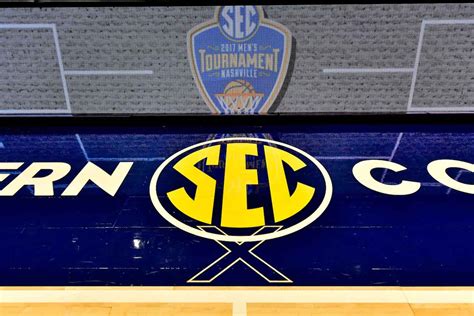 Current SEC basketball standings: Which teams will thrive down the stretch?