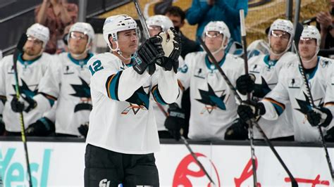 Sharks' Marleau breaks Howe's NHL games played record | CTV News