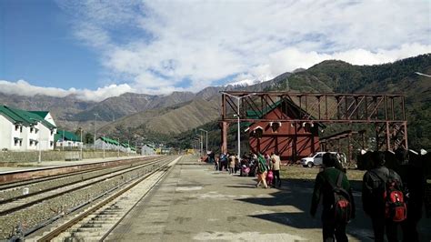 BANIHAL STATION | BEAUTIFUL KASHMIR | KASHMIR ROAD TRIP - YouTube