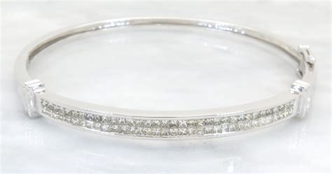 14k White Gold 2.50CTW Diamond Bangle Bracelet | Property Room