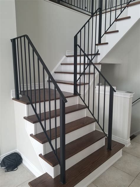 Stair Railings: Know more about our service and see the gallery | SMW