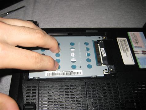 Acer-Aspire-One-Netbook-Hard-Drive-RAM-Upgrade-Guide-010