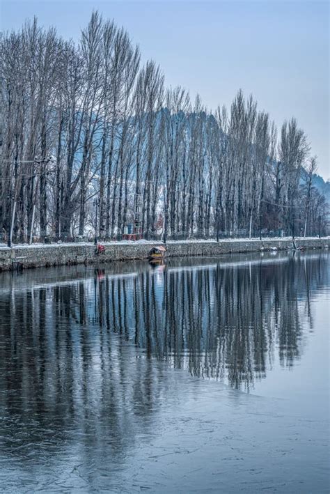 A Beautiful View of Dal Lake in Winter, Srinagar, Kashmir, India ...