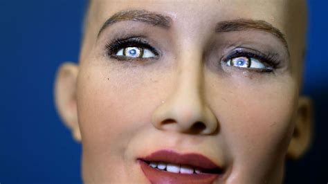 How it feels to meet Sophia, a machine with a human face - BBC Future