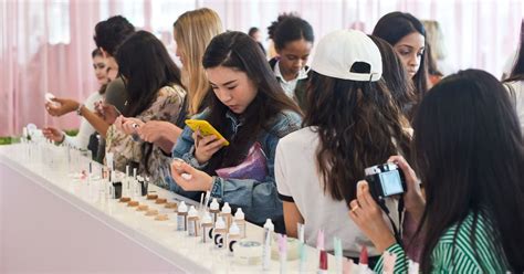 Inside Glossier’s International Expansion Strategy | BoF