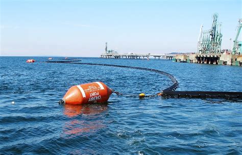 Oil Spill Containment Booms | Canadyne