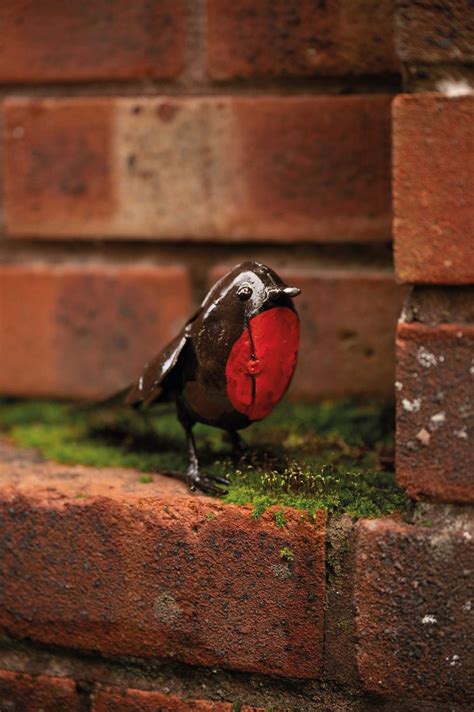 Robin metal sculpture - Alzheimer's Society