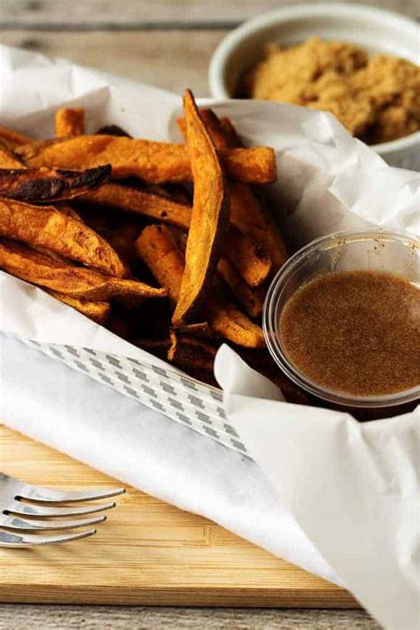 Sweet Potato Fries with Cinnamon Sugar Dipping Sauce {A Tasty Side with a Sweet Kick}