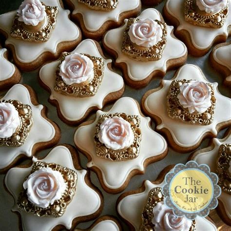 Pin by Caroline Daems on huwelijk stage laurien | Elegant cookies ...