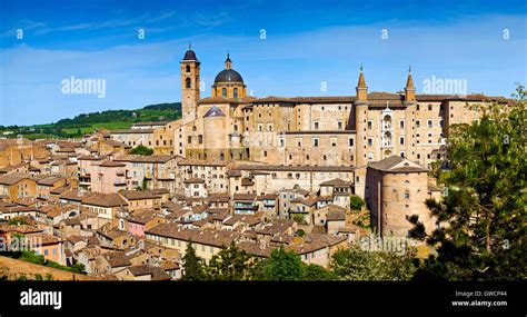 Urbino city italy hi-res stock photography and images - Alamy