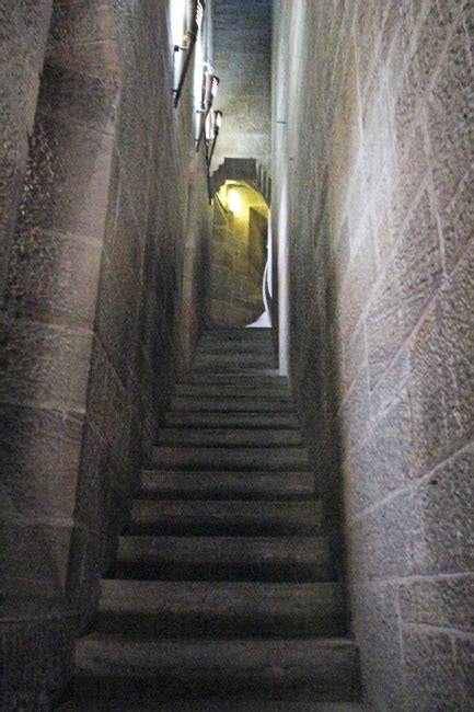 winding stairs inside William Wallace Monument, Stirling, Scotland ...