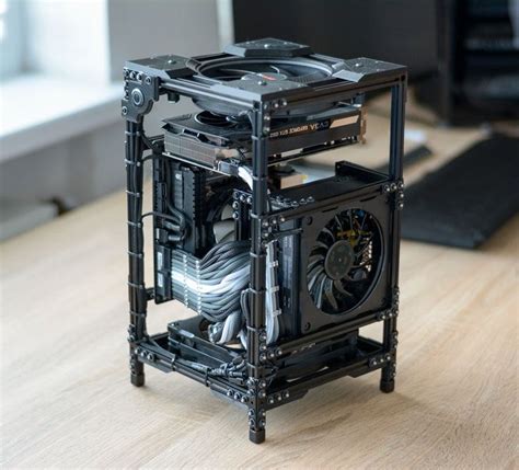 Custom transport-friendly open-air budget PC build. | Custom computer, Custom computer case, Diy ...