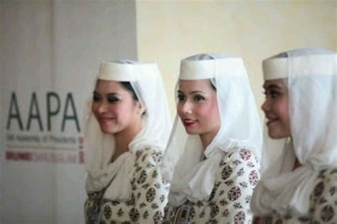 Royal Brunei Airlines | Modern Uniforms | Pinterest | Royals and Royal brunei airlines