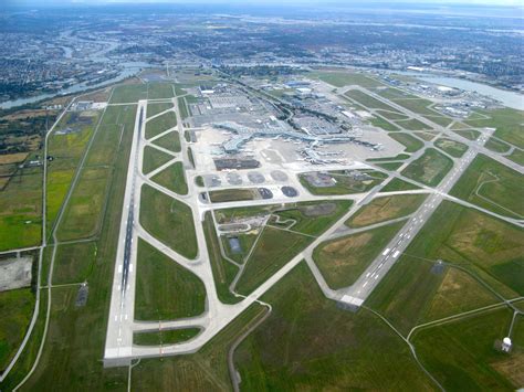 Aerial View of Vancouver International Airport :D [3072 x 2304 ...