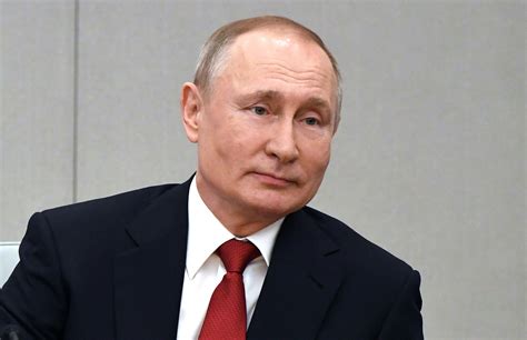 Putin backs term limit freeze allowing him to stay in office | AP News