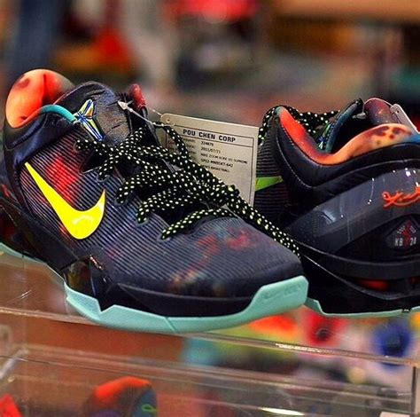 THE SNEAKER ADDICT: Unreleased Nike Kobe 7 Galaxy Sample Sneaker (Images)