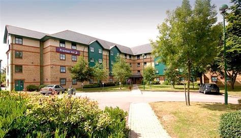 Luton Airport hotel | Luton hotel | Premier Inn