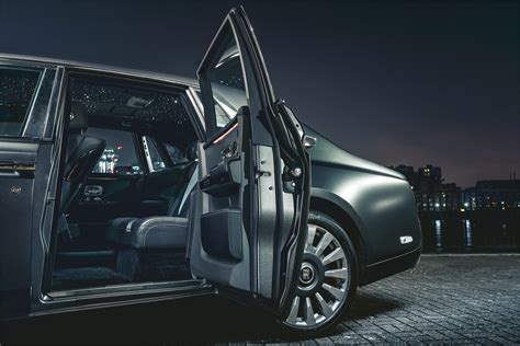 Stars In The Ceiling Car - Here’s How Many Range Rovers Thieves Can Fit ...