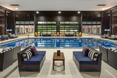 The Highlander Hotel - Iowa City, Coralville Pool: Pictures & Reviews ...