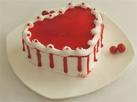 Valentine Red Heart Cake Half kg. Buy Valentine Red Heart Cake online ...