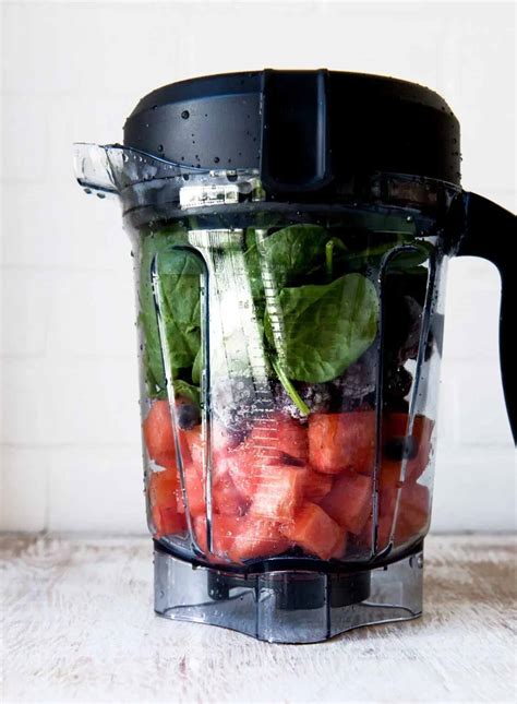 #1 Healthy Summer Melon Smoothie — Berries and Watermelon