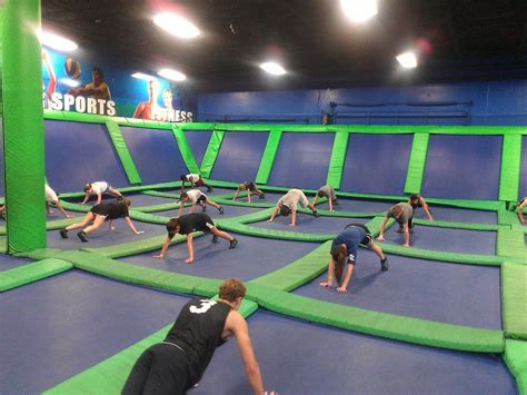 Trampoline fitness class! Burn up to 1,000 calories in just 1 hour! | Trampoline workout ...