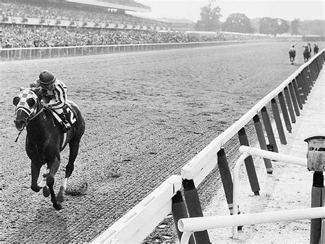 Secretariat wins Triple Crown (June 9th, 1973) [1600 x 1205] : r/HistoryPorn