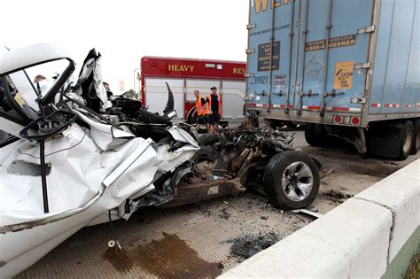 2 big-rig wrecks blocking inbound I-45 - Houston Chronicle