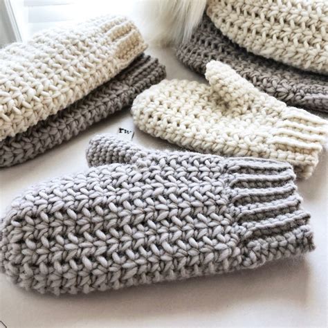 The Remy Crochet Mitten Pattern