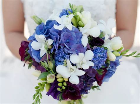 17 Gardenia Wedding Bouquet Ideas That Look (And Smell) Good