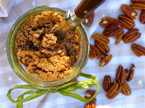 Foodist Approved: Maple Pecan Nut Butter | Summer Tomato