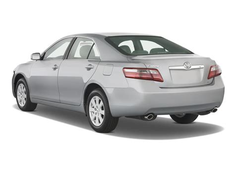 2009 Toyota Camry XLE - Toyota Midsize Sedan Review - Automobile Magazine