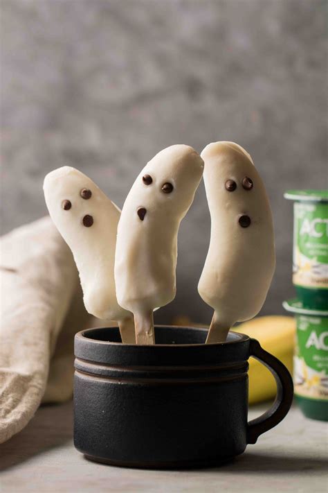 Boonanas - Frozen Banana Ghosts Halloween treat - Lifestyle of a Foodie