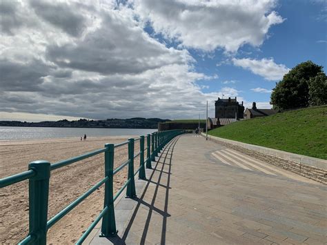 Broughty Ferry Beach with Disabled Access - Dundee - Euan's Guide