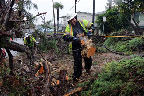 Rainstorm Turns the San Francisco Area From Arid to Soggy in Hours - The New York Times